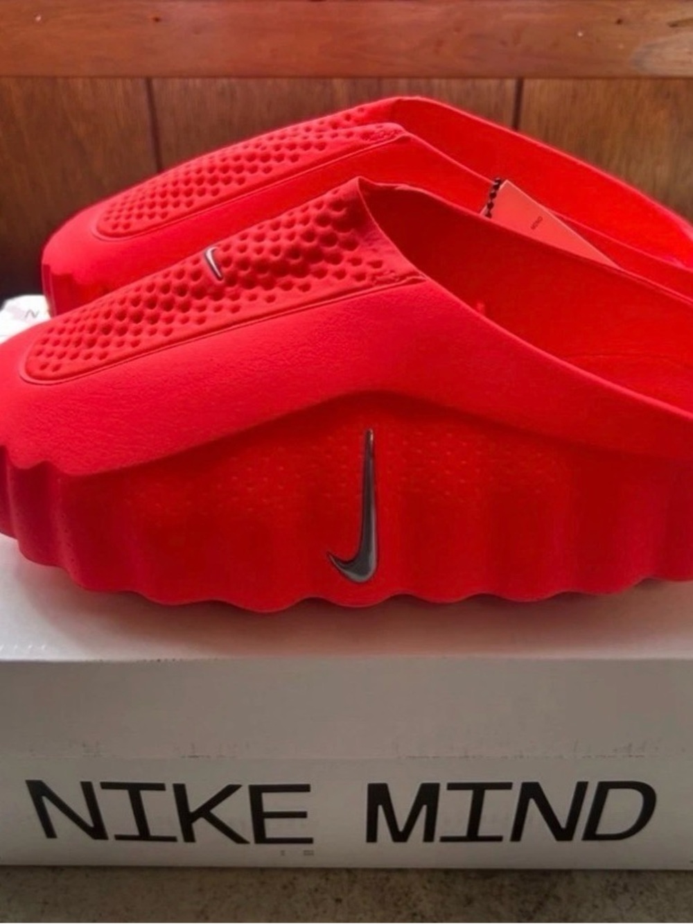 Nike mind 001 red slides